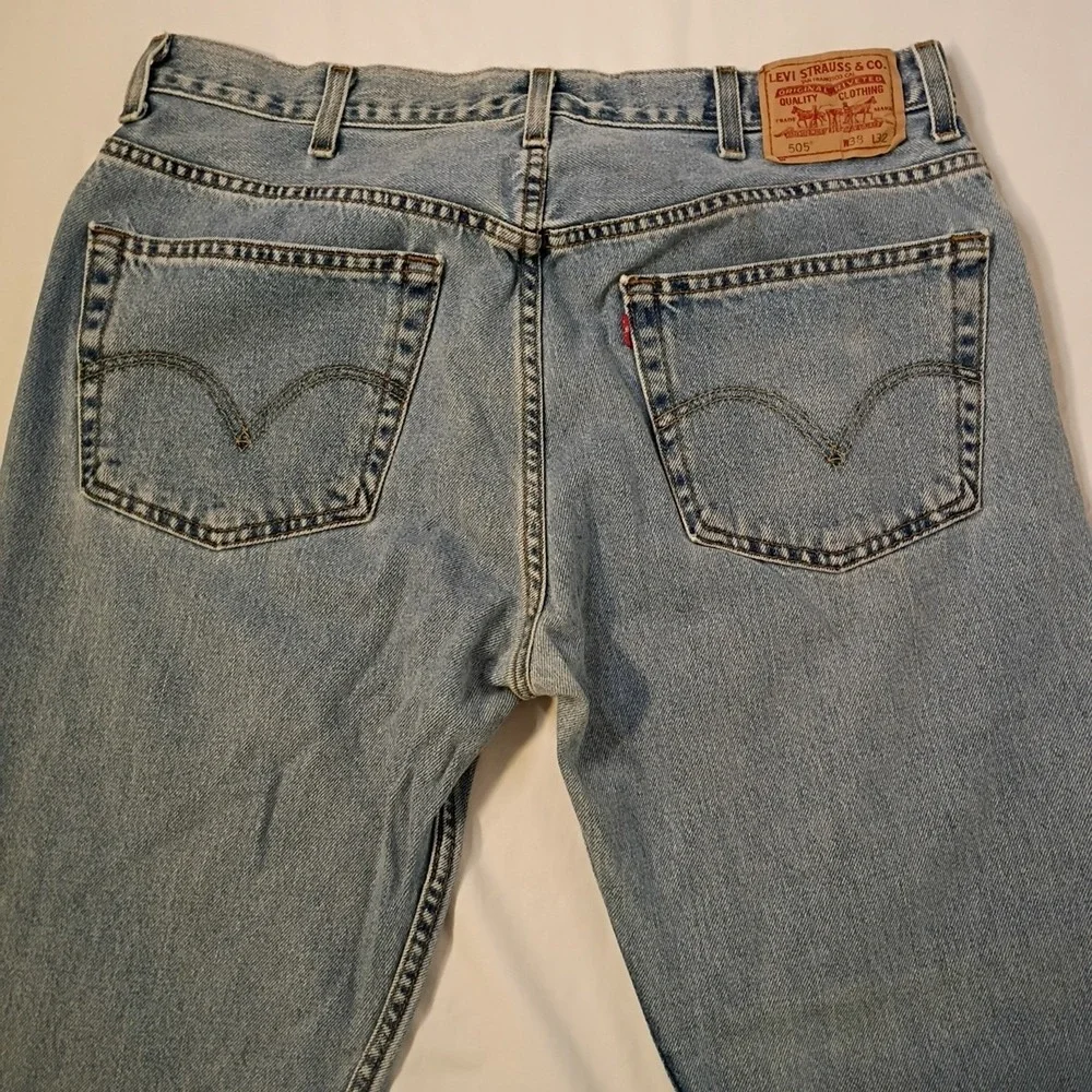 Levis 505 Regular Fit Straight 38 (36) x 32 (30) Light Wash Denim Blue Jeans Zip